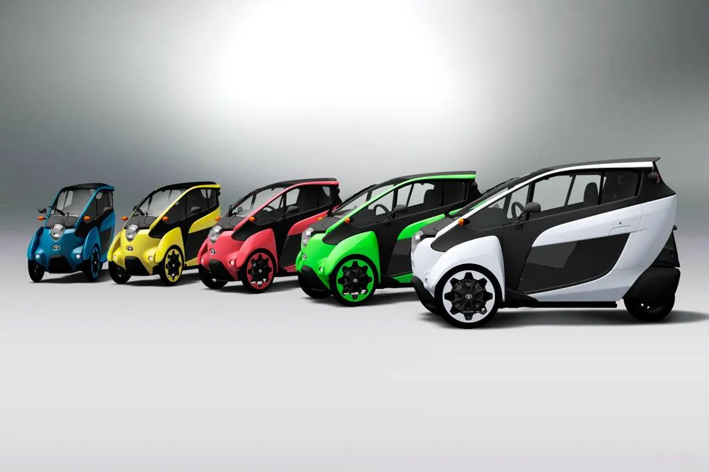 toyota-i-road-inizia-la-fase-di-test-a-tokio-del-veicolo-elettrico-ultra-compatto-20140320_08