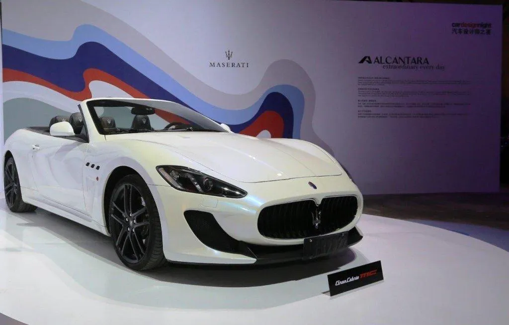 LO_1-005_Maserati GranCabrio MC