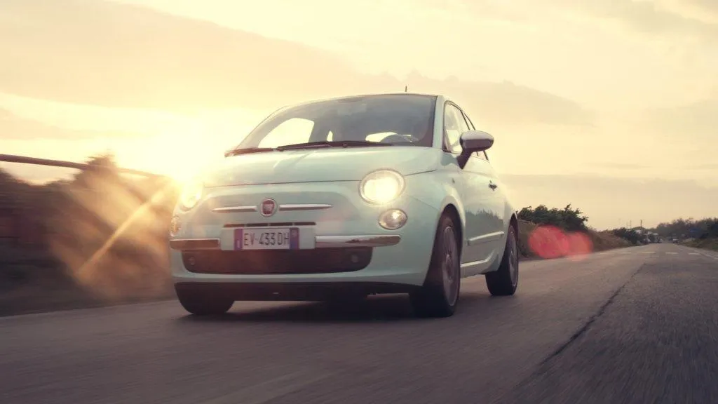 il-premio-oscar-paolo-sorrentino-presenta-la-nuova-ed-esclusiva-fiat-500-cult-140520_sorrentino_02