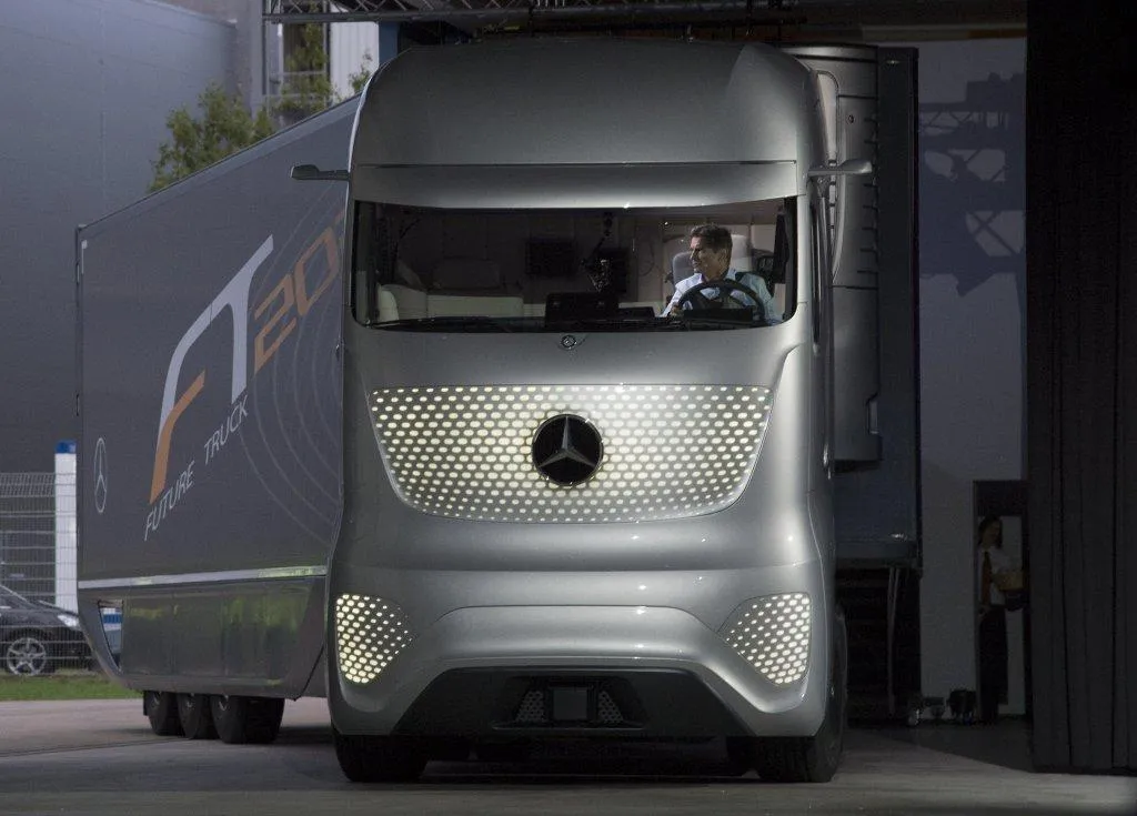 Mercedes-Benz Future Truck 2025: il camion che guida autonomamente (FOTO E VIDEO)