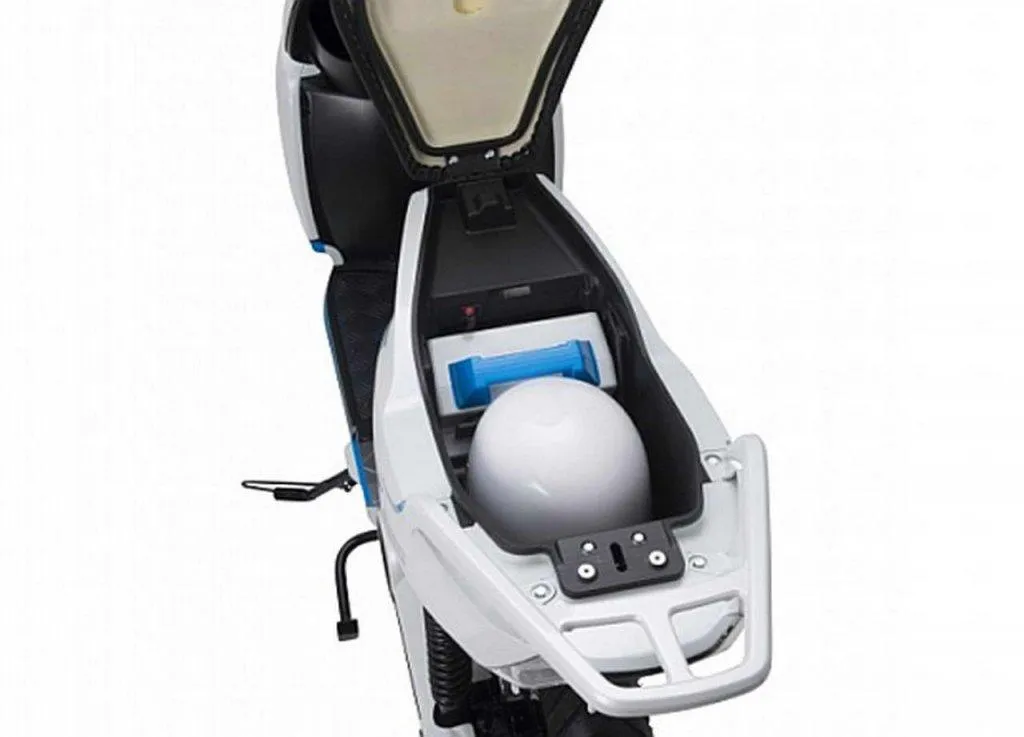 Presto in commercio il primo scooter elettrico connesso all'iphone (FOTO E VIDEO)
