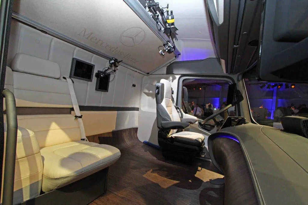 Mercedes-Benz Future Truck 2025: il camion che guida autonomamente (FOTO E VIDEO)