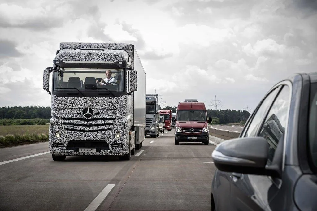 Mercedes-Benz Future Truck 2025: il camion che guida autonomamente (FOTO E VIDEO)