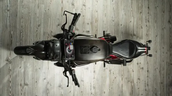 Ecco il primo motociclo Apple (FOTO)