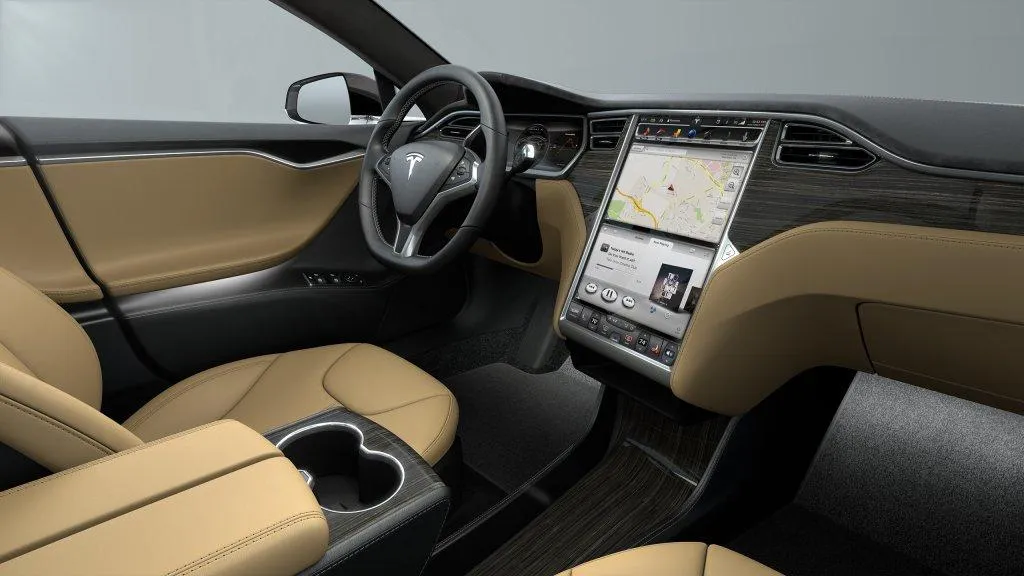 Nasce la Tesla Model P85D, la prima auto elettrica con pilota automatico (FOTO)