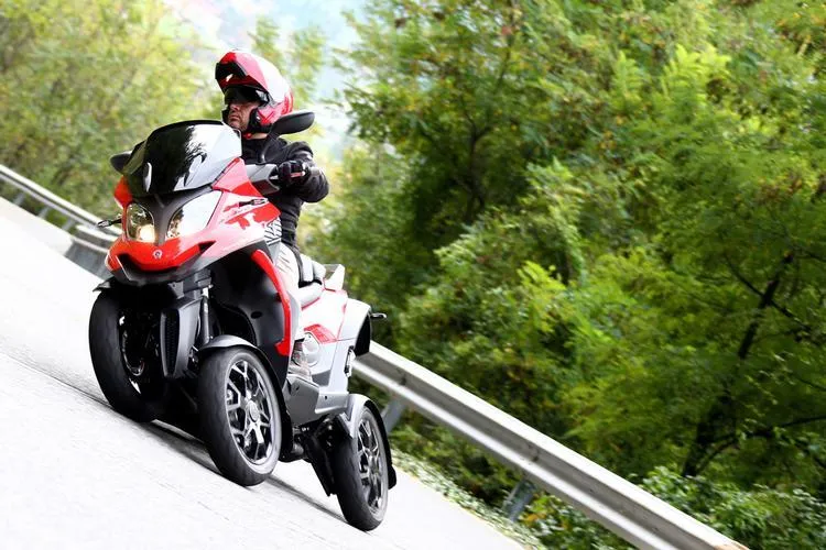 Arriva Quadro4 lo scooter a 4 ruote (FOTO)
