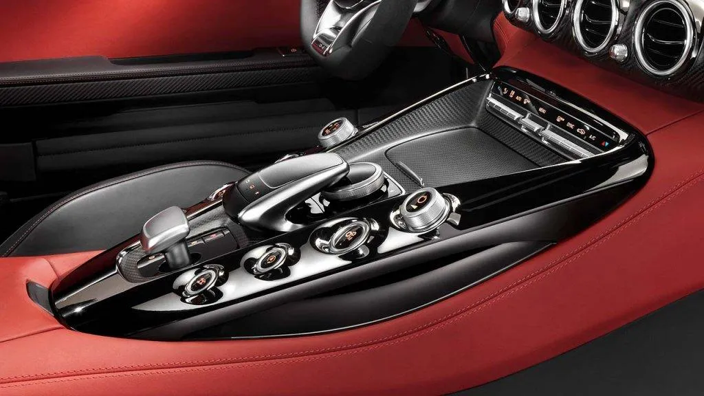 Mercedes AMG GT: l'anti 911 si presenta al mondo (FOTO e VIDEO)