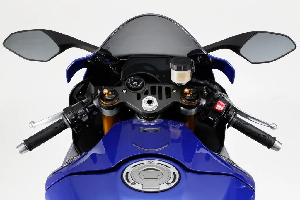 La bellissima nuova Yamaha YZF-R1 2015 (FOTO E VIDEO)