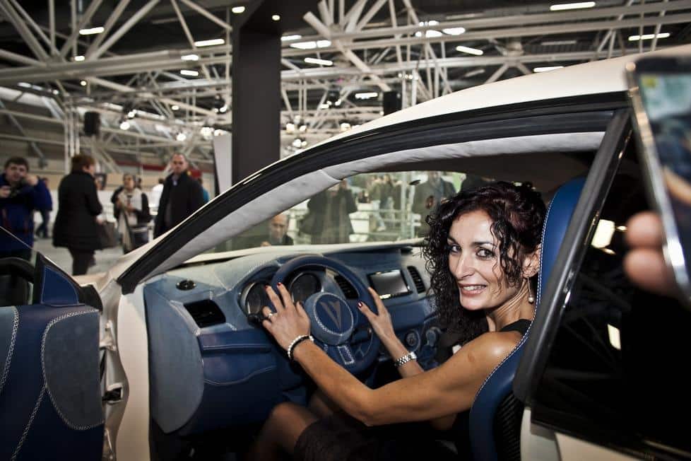 Motor Show: le ragazze più belle dell'evento (VIDEO)