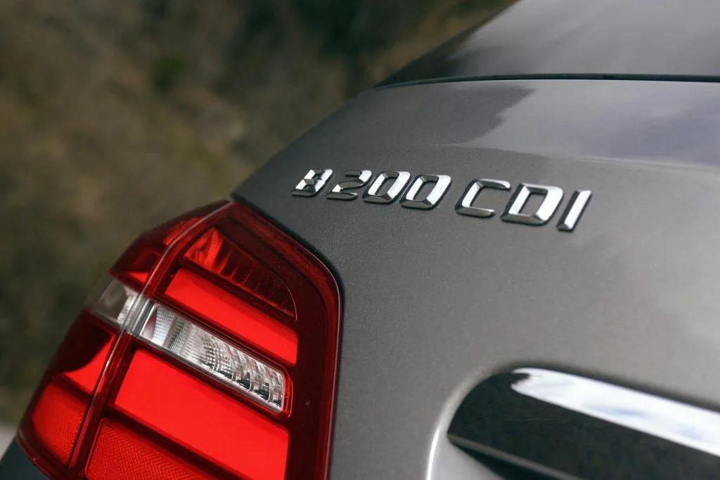 Mercedes-Benz: la Classe B cambia look (FOTO)