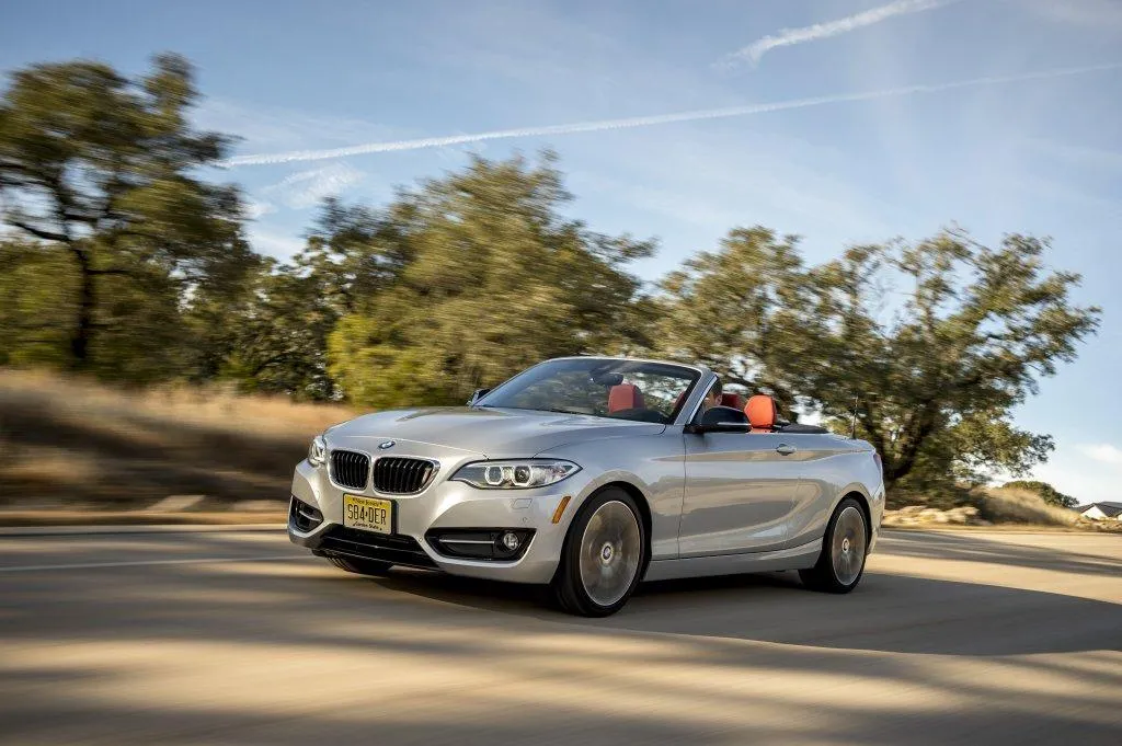 Sogni primaverili: la BMW Serie 2 diventa Cabrio (FOTO)