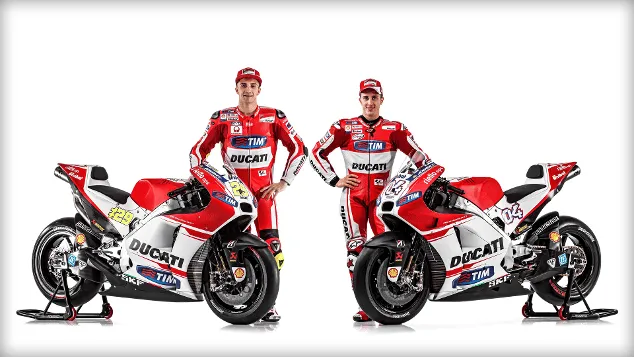 MotoGP: presentata la nuova Ducati Desmosedici GP15, una moto da paura (FOTO)
