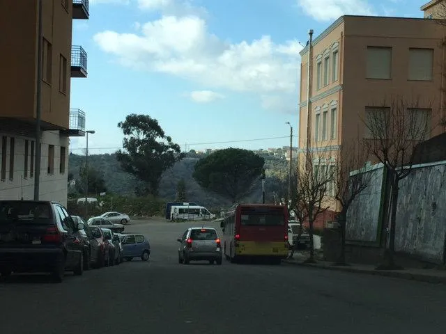 Catanzaro: il problema bus e quel capolinea pericoloso (FOTO)