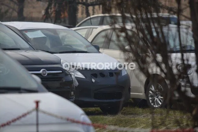 La Lancia Ypsilon cambia pelle: ecco le prime immagini (FOTO)