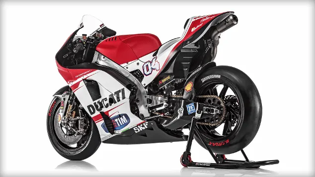 MotoGP: presentata la nuova Ducati Desmosedici GP15, una moto da paura (FOTO)