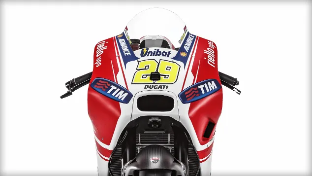 MotoGP: presentata la nuova Ducati Desmosedici GP15, una moto da paura (FOTO)