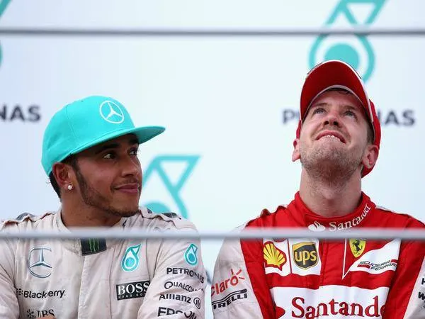Le lacrime di Sebastian Vettel dopo la vittoria in Malesia (FOTO)