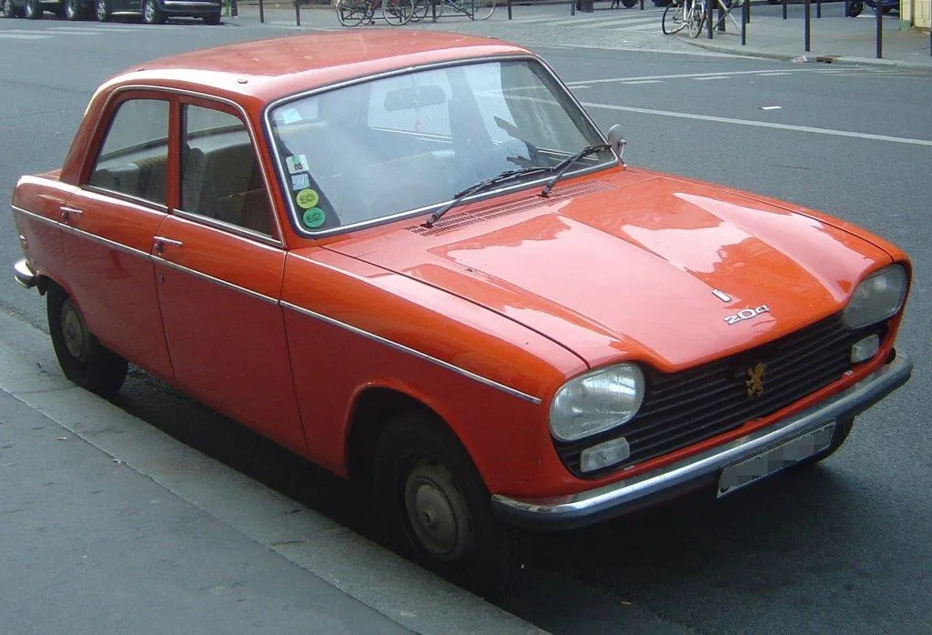 Auto storiche: tanti auguri alla Peugeot 204 (FOTO)