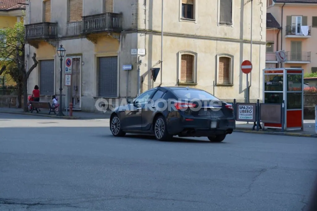 Alfa Romeo Giulia: gli scatti esclusivi rubati in strada (FOTO)
