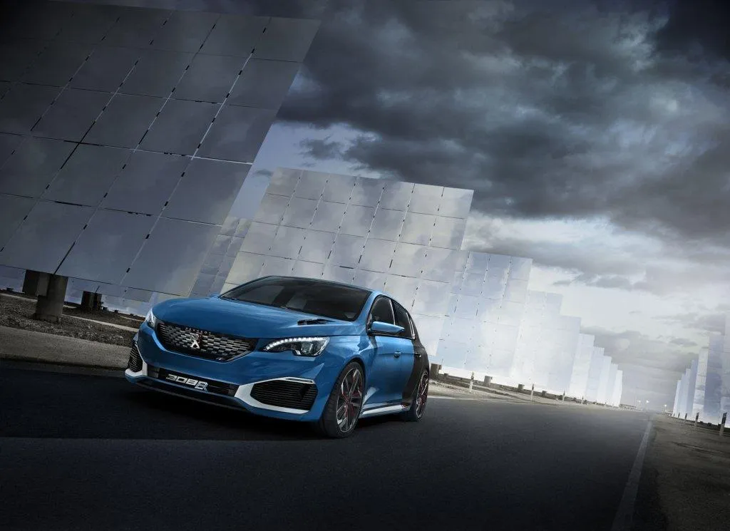 Peugeot alza il livello: arriva la 308 R Hybrid (FOTO e VIDEO)