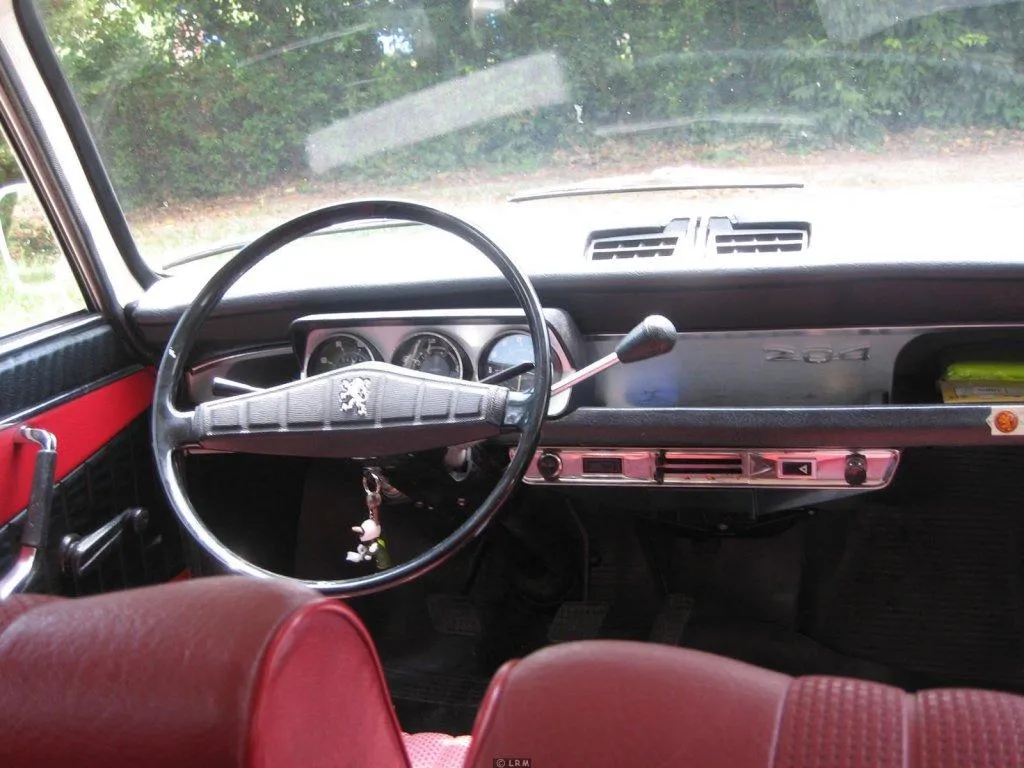 Auto storiche: tanti auguri alla Peugeot 204 (FOTO)