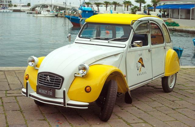 Ritorno al futuro: la Citroen 2CV Soleil ritorna il mito (FOTO)