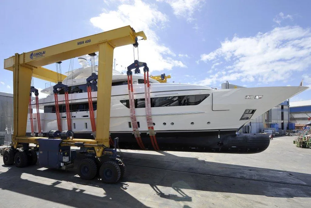 Sanlorenzo vara il superyacht Scorpion (FOTO)
