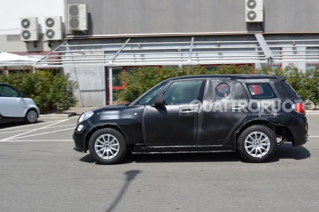Alfa Romeo: ecco le prime immagini del nuovo SUV (FOTO)