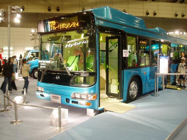 Il bus fuel cell utilizzato negli aereoporti giapponesi, realizzato da Hino ELECTRICMOTORNEWS