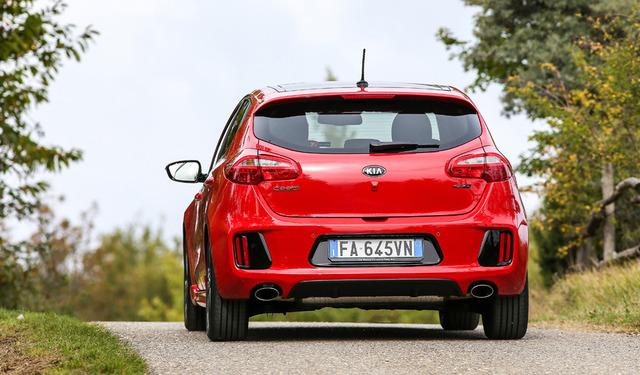 Il posteriore della nuova Kia Cee'd-panoramauto,it