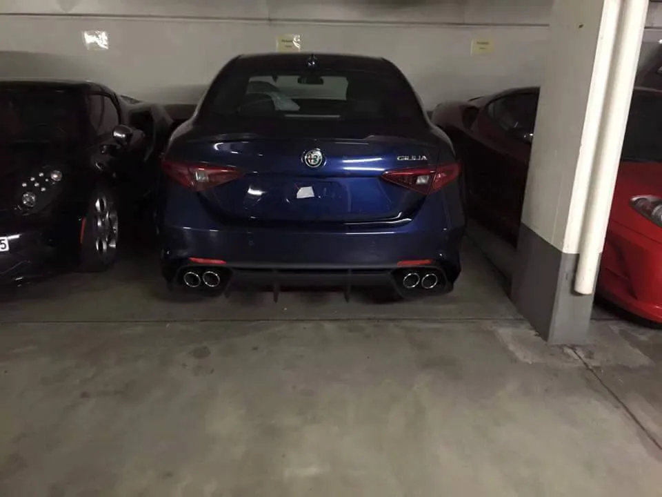 L'Alfa Romeo Giulia "Quadrifoglio" in un garage di Zurigo - Foto: Pagina Facebook "Alfa Romeo Project 952"