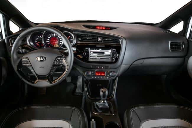 Kia Cee'd interni-motorpasion.com