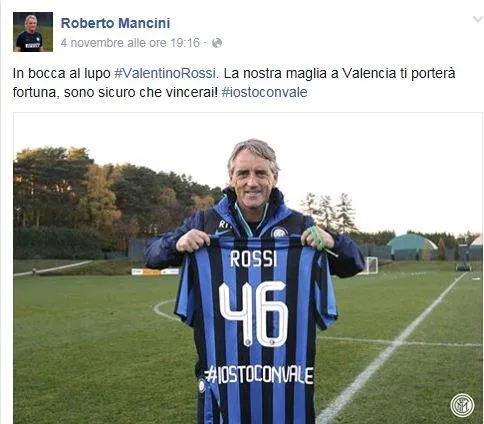 La maglia di Mancini per Valentino Rossi- FB