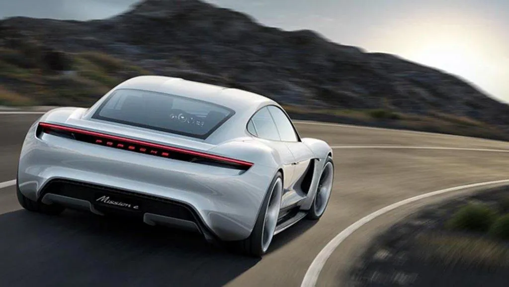 La Porsche Mission-E ha un'apertura porte del tutto innovativa (vedi video sotto) fonte: porschenewsroom.com