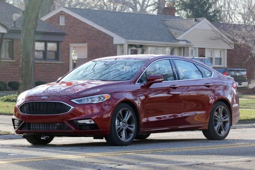 La Ford Fusion V6 Sport sfida Toyota e BMW in prestazioni e allestimenti FOTO: motoriblog.net