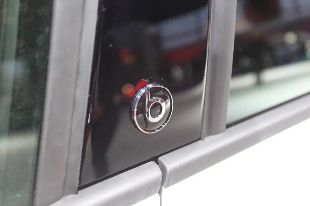 il badge Beats sulla Polo fonte: motorionline.com