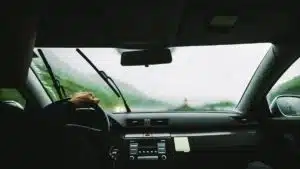 Auto in panne e traffico cittadino: cosa succede davvero quando un veicolo si ferma in strada